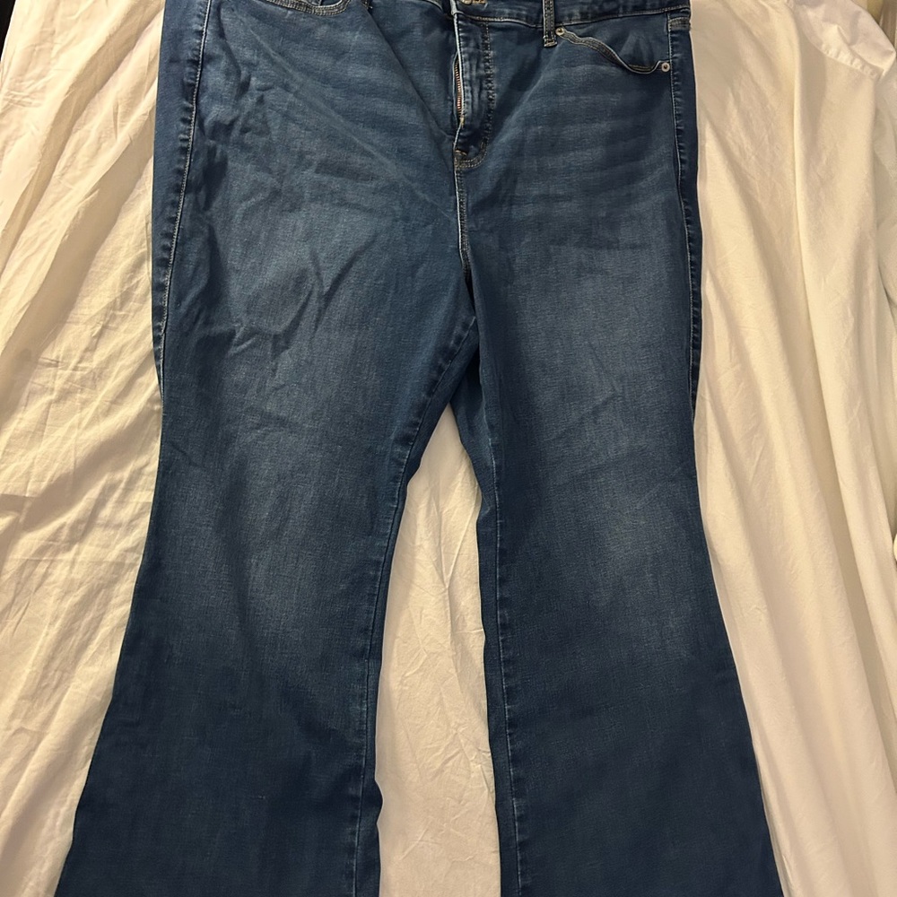 Torrid Trio fit slim boot limitless stretch jeans
Size 22-24 short length